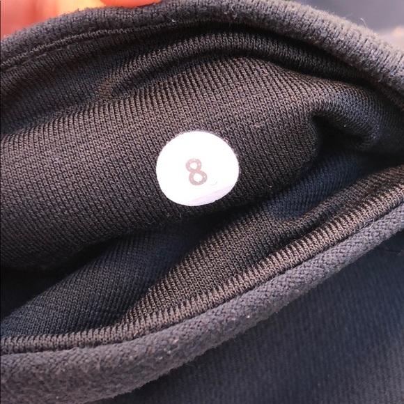 SOLD‼️Black lululemon cropped Capri pants - Picture 4 of 5